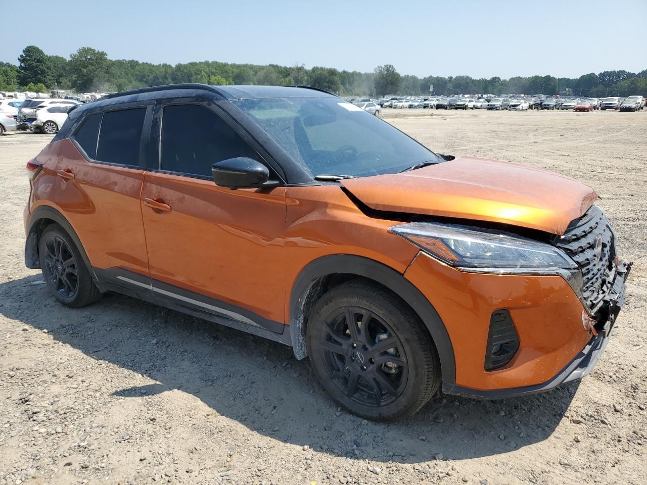 2024 NISSAN KICKS