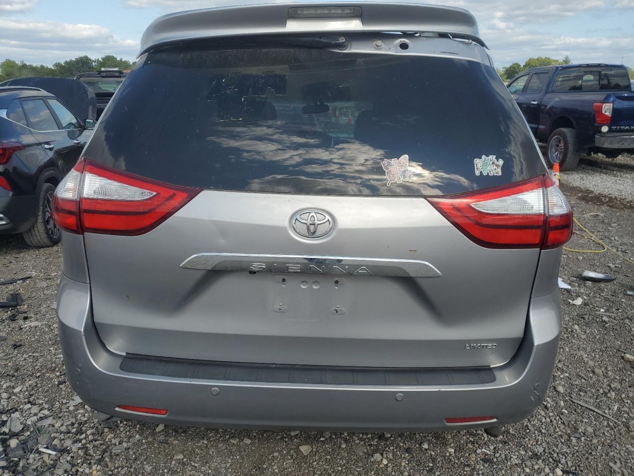 2016 TOYOTA SIENNA