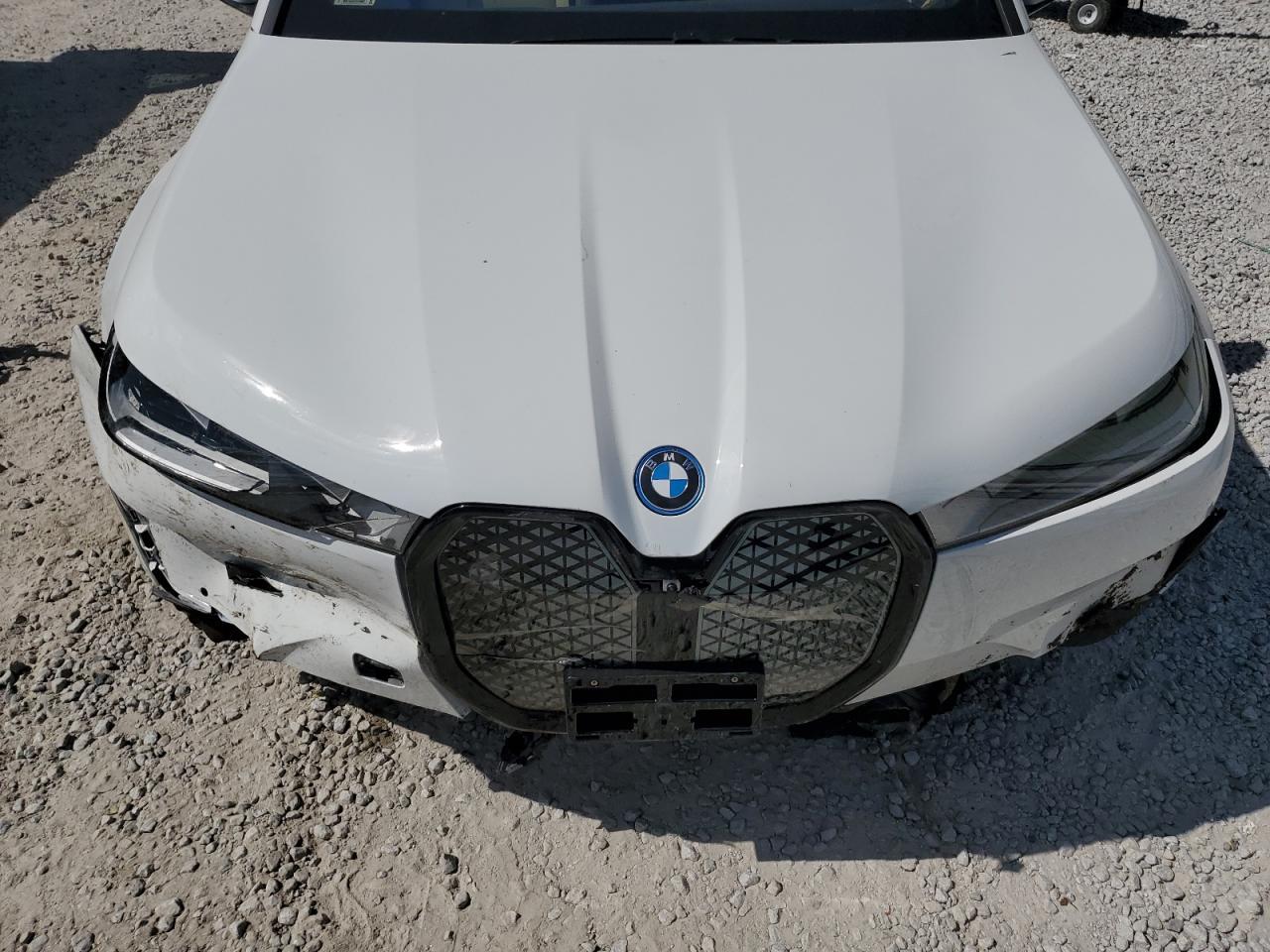 2024 BMW iX
