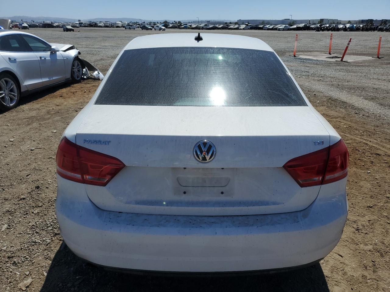 2014 VOLKSWAGEN Passat