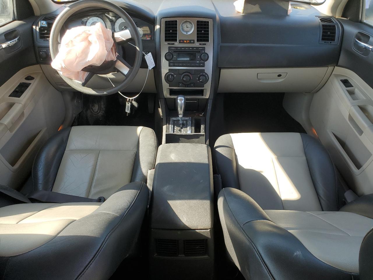 2005 CHRYSLER 300
