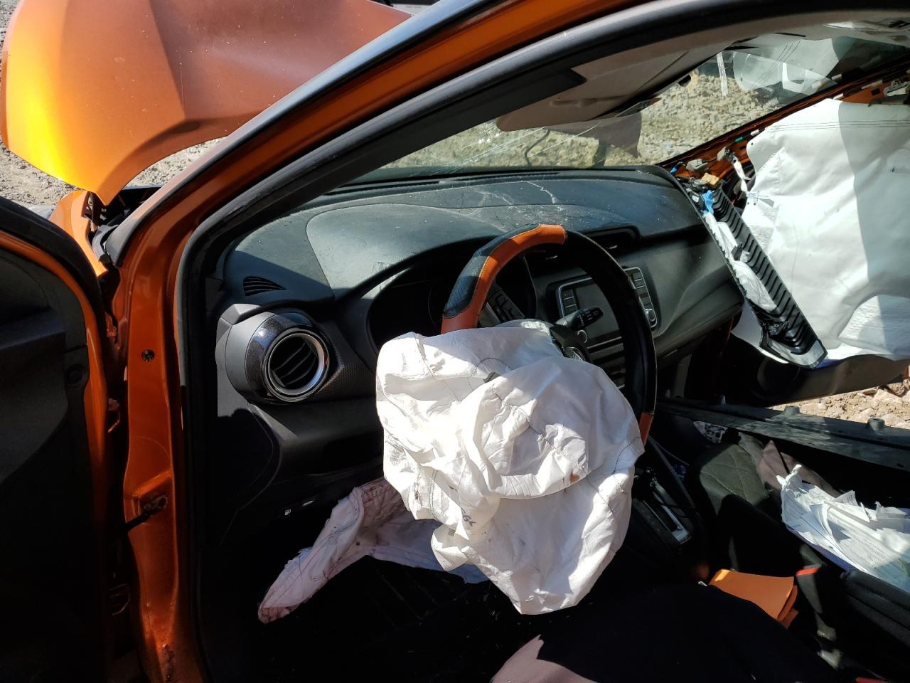 2020 NISSAN KICKS