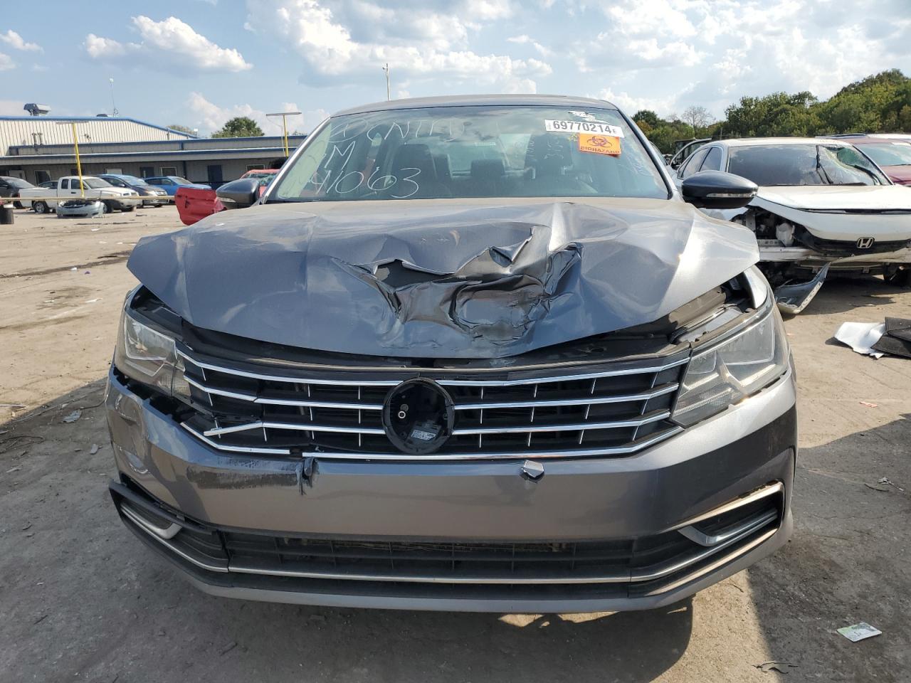 2016 VOLKSWAGEN Passat
