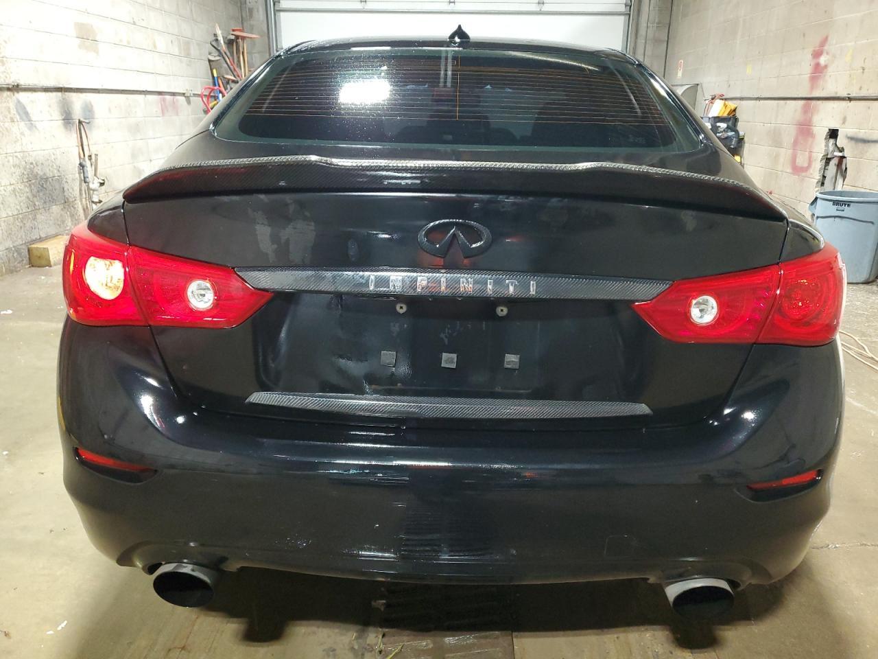 2015 INFINITI Q50
