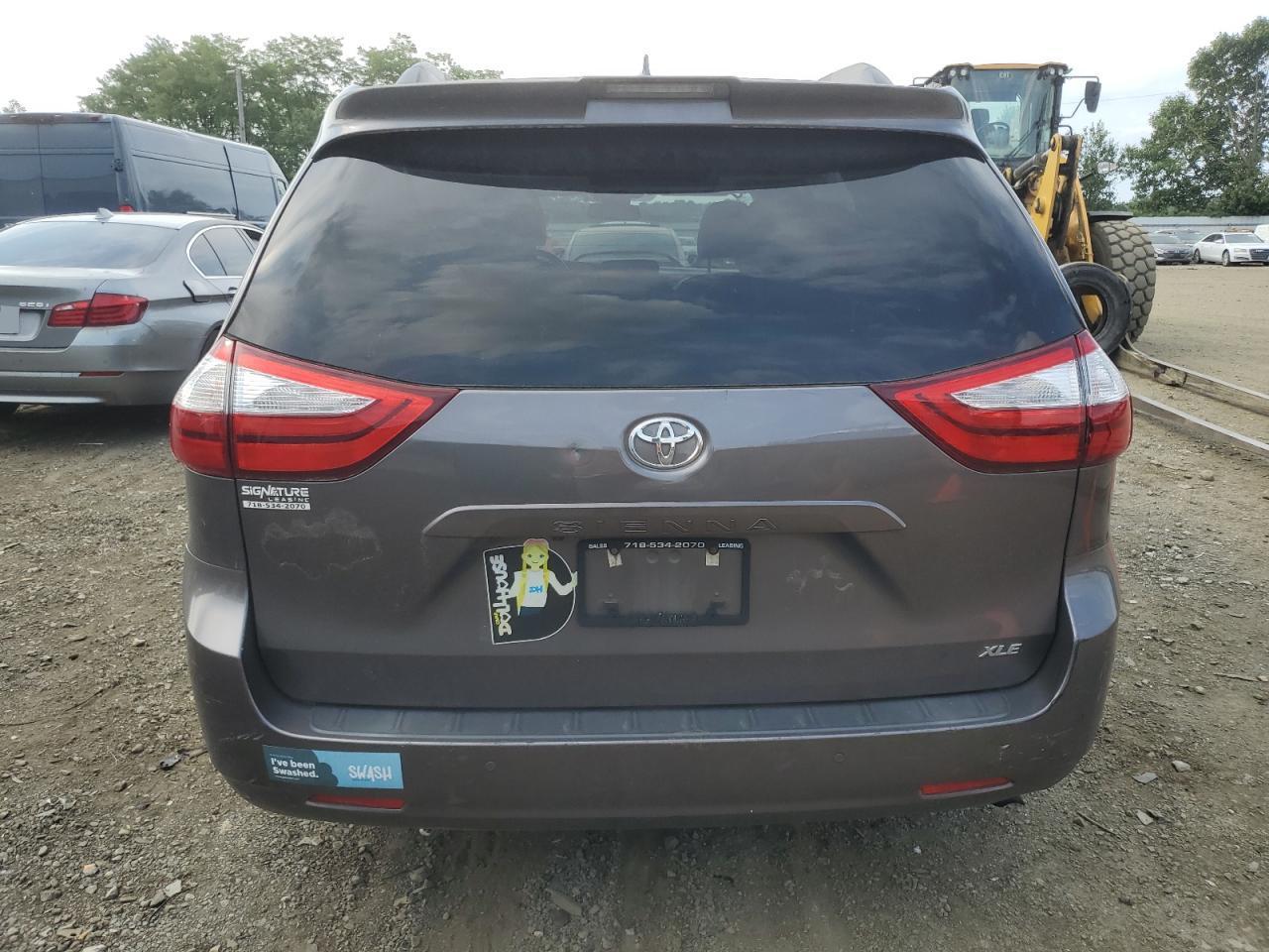 2019 TOYOTA SIENNA