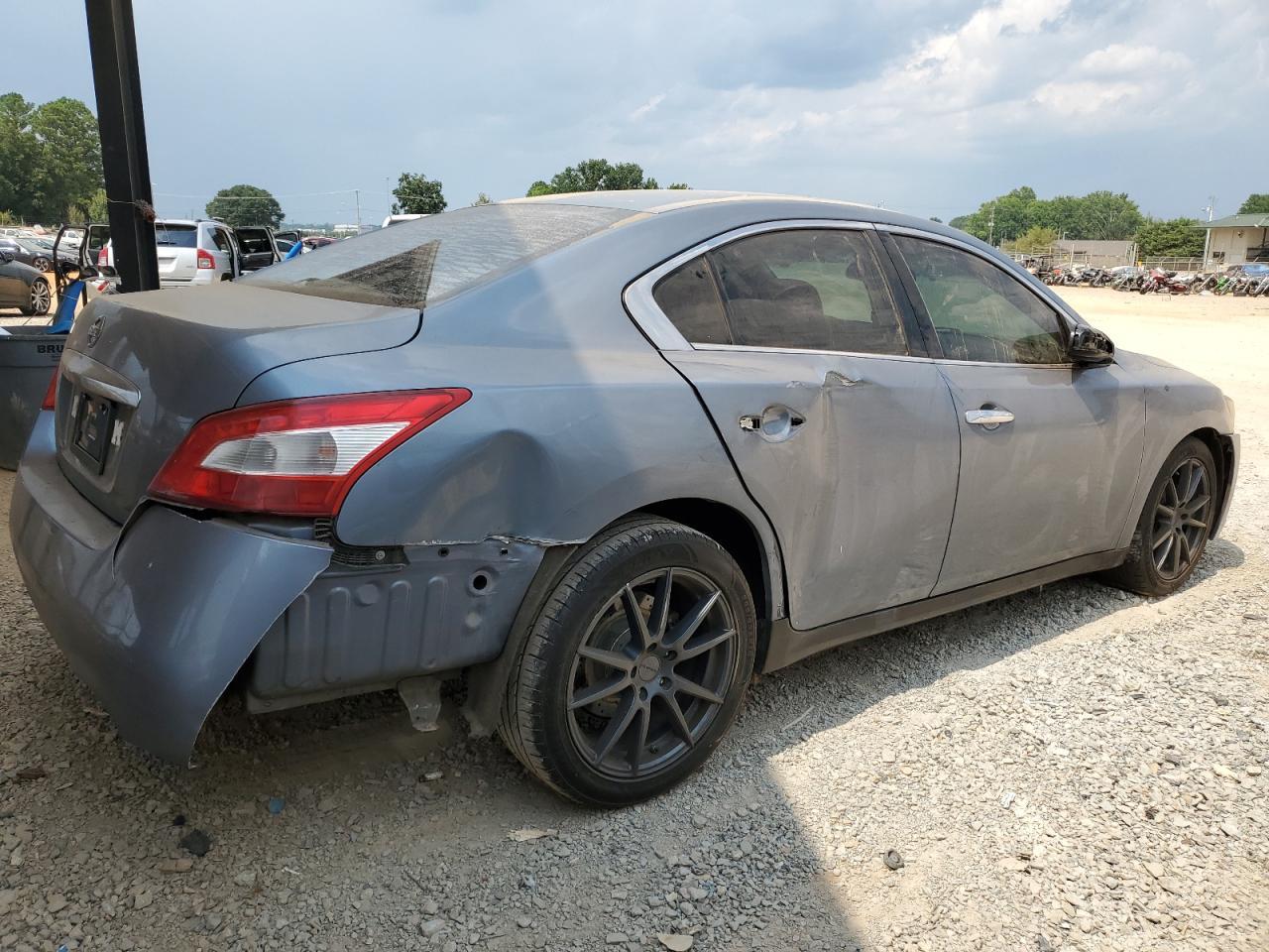 2011 NISSAN Maxima
