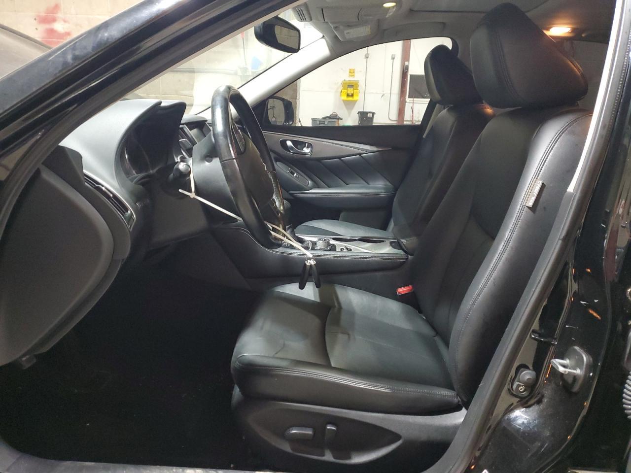 2015 INFINITI Q50