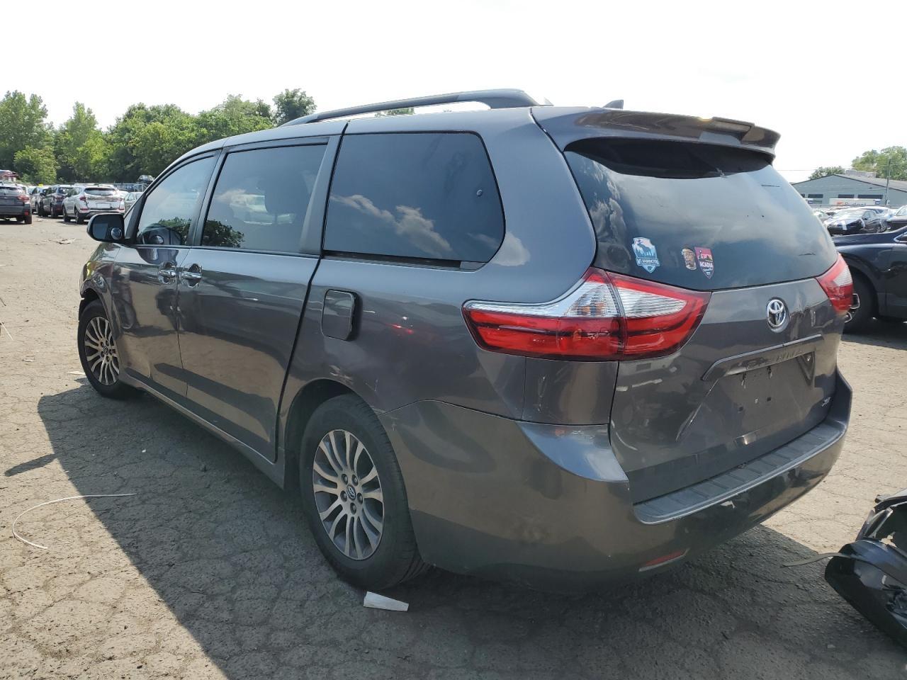 2018 TOYOTA SIENNA