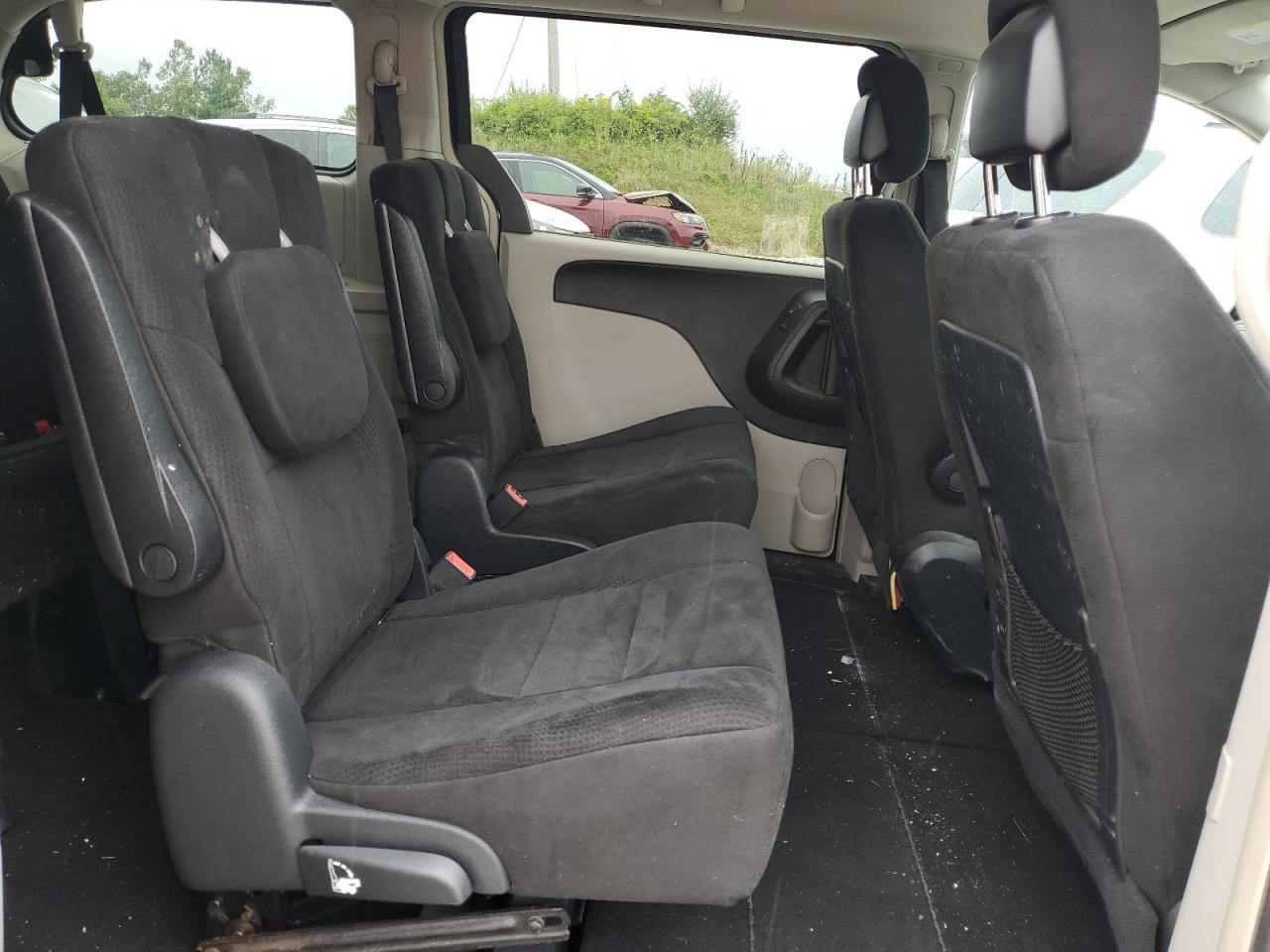 2011 CHRYSLER Town & Country