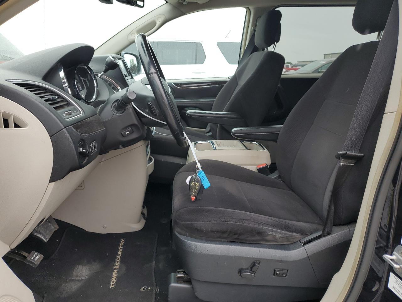 2011 CHRYSLER Town & Country
