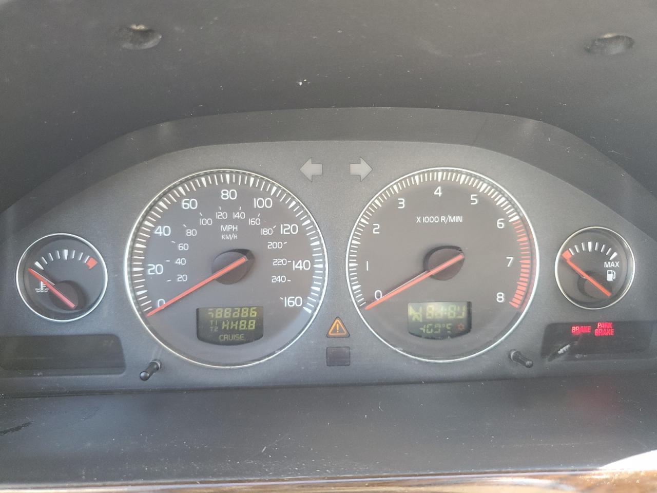 2004 VOLVO XC90