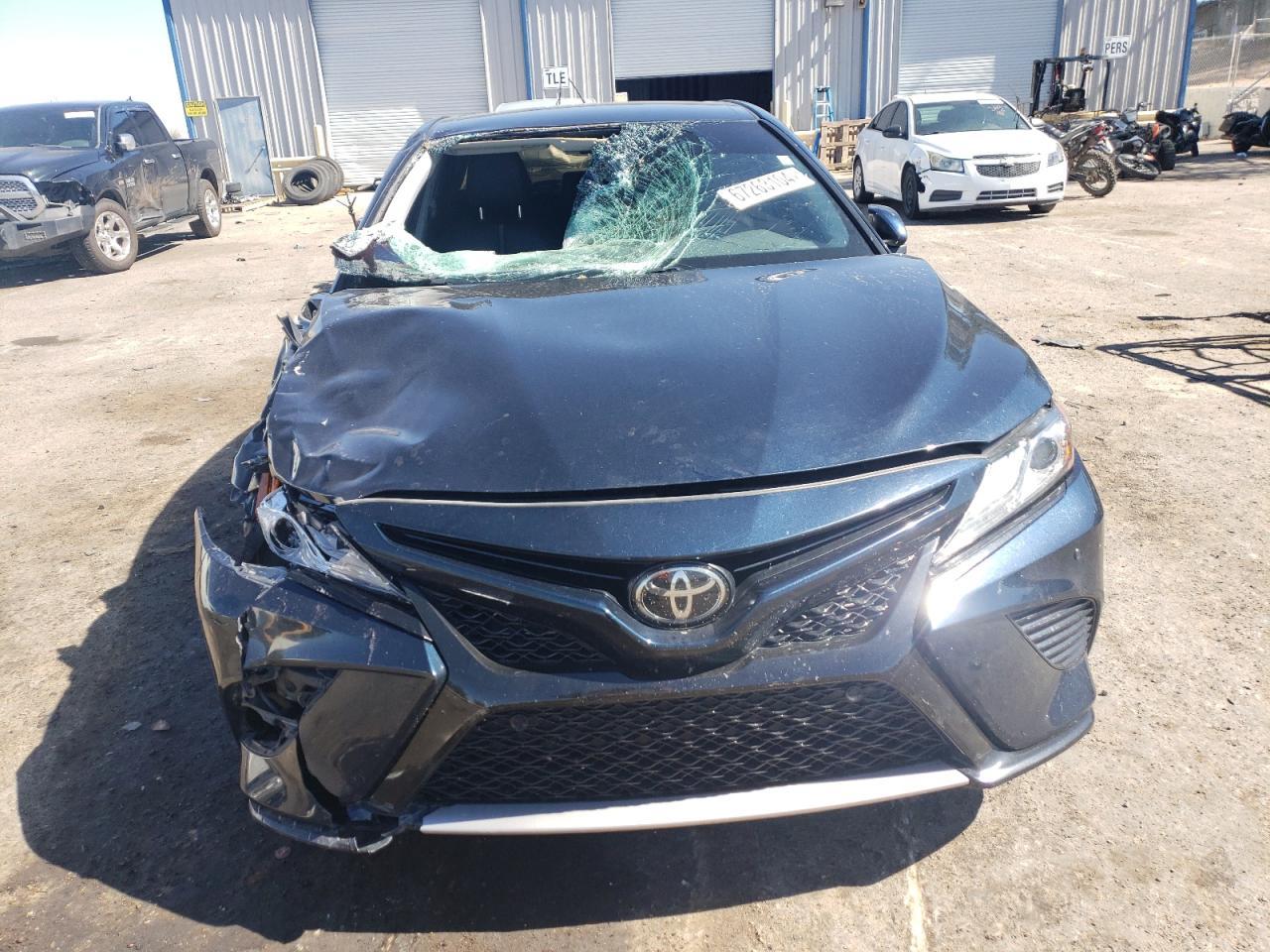 2018 TOYOTA CAMRY
