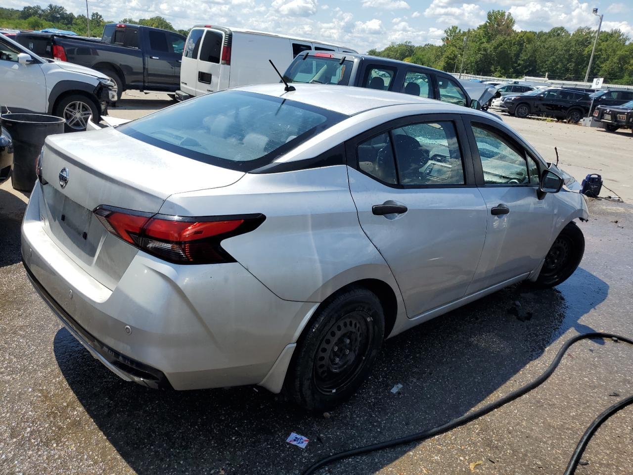 2020 NISSAN VERSA