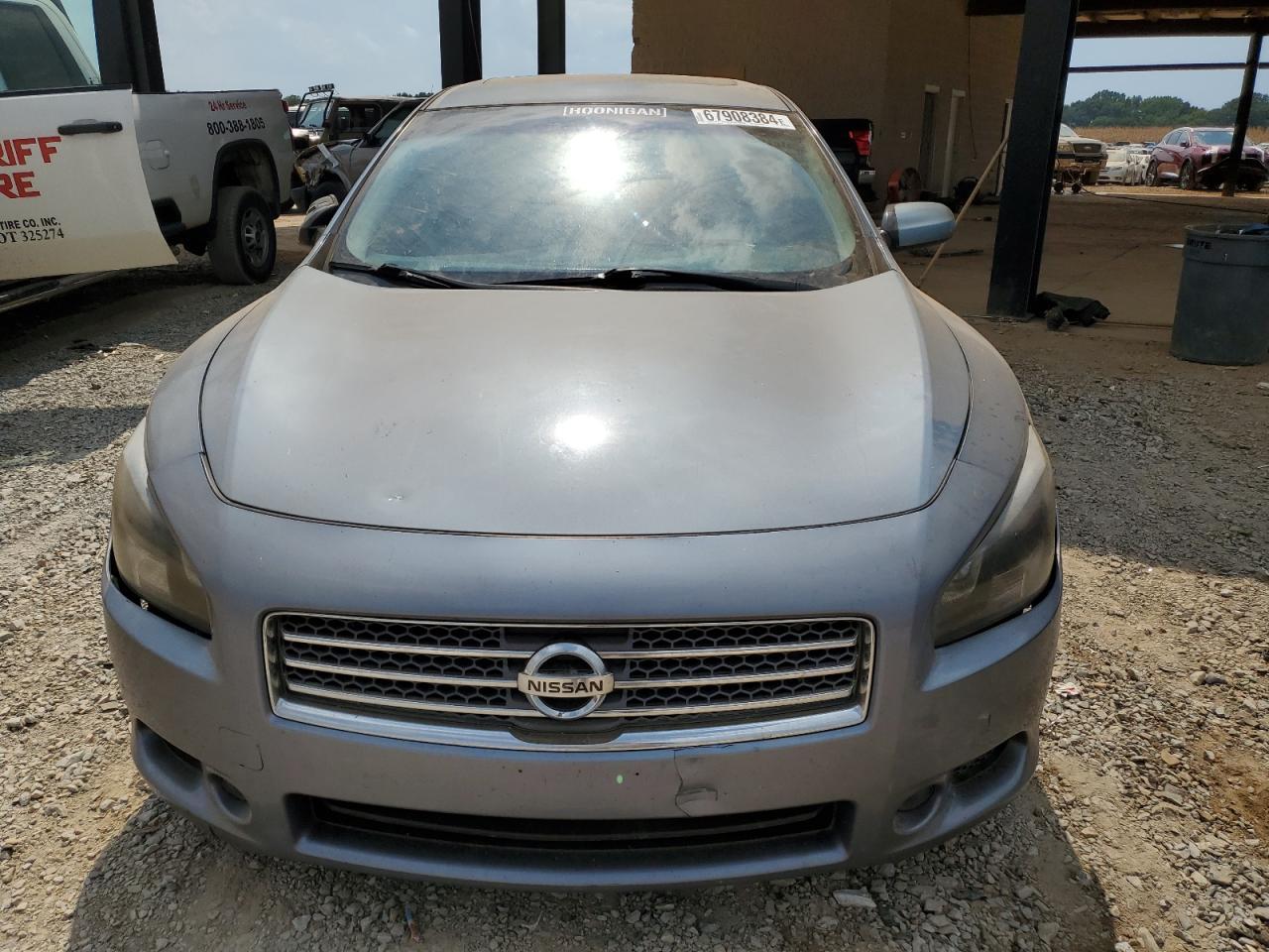 2011 NISSAN Maxima