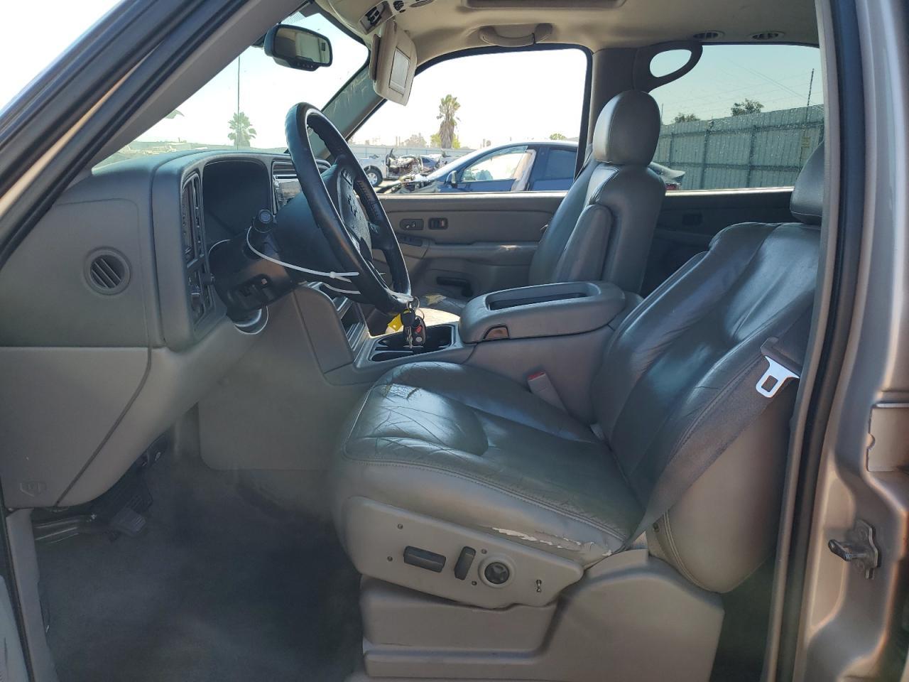 2004 CHEVROLET Tahoe