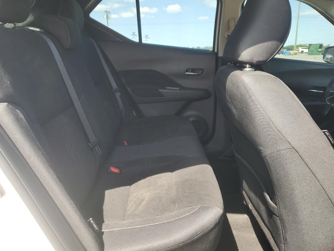 2023 NISSAN KICKS