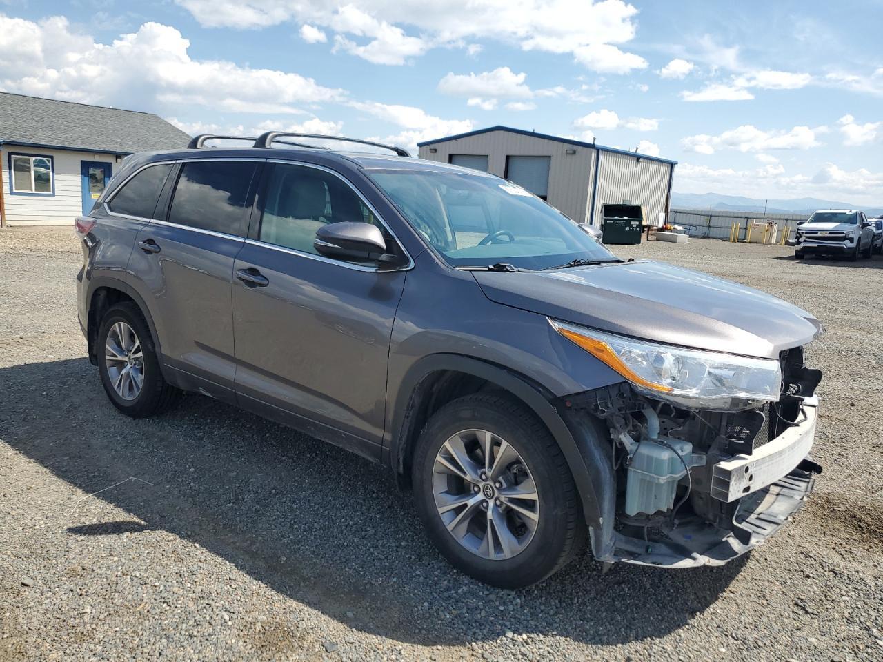 2016 TOYOTA HIGHLANDER