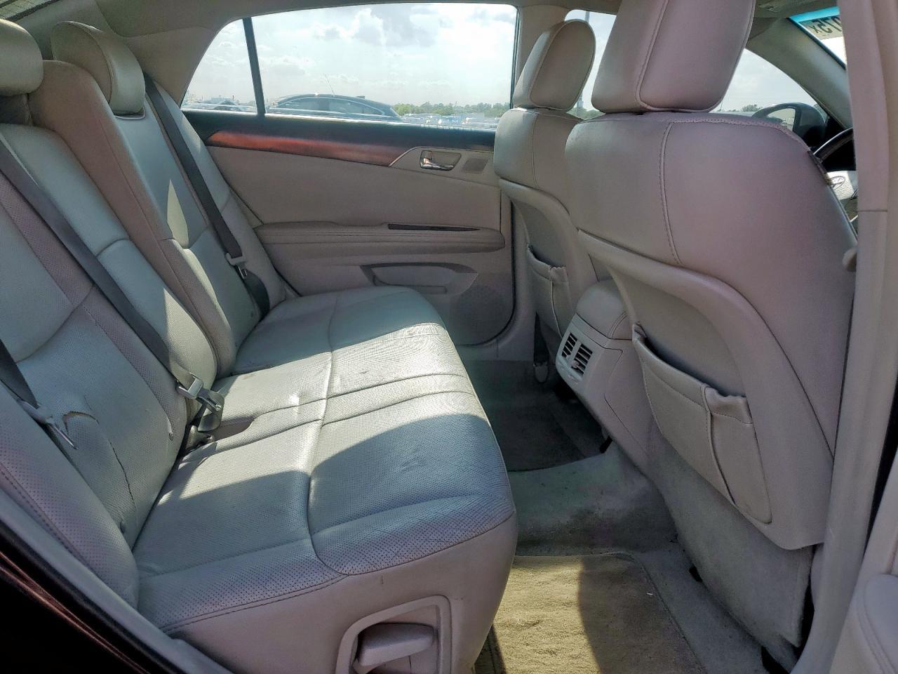 2011 TOYOTA Avalon