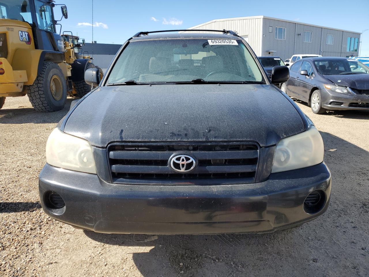 2004 TOYOTA HIGHLANDER