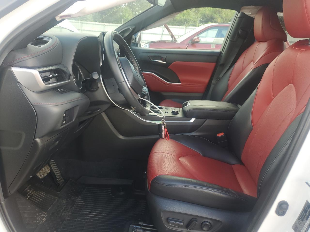 2022 TOYOTA HIGHLANDER
