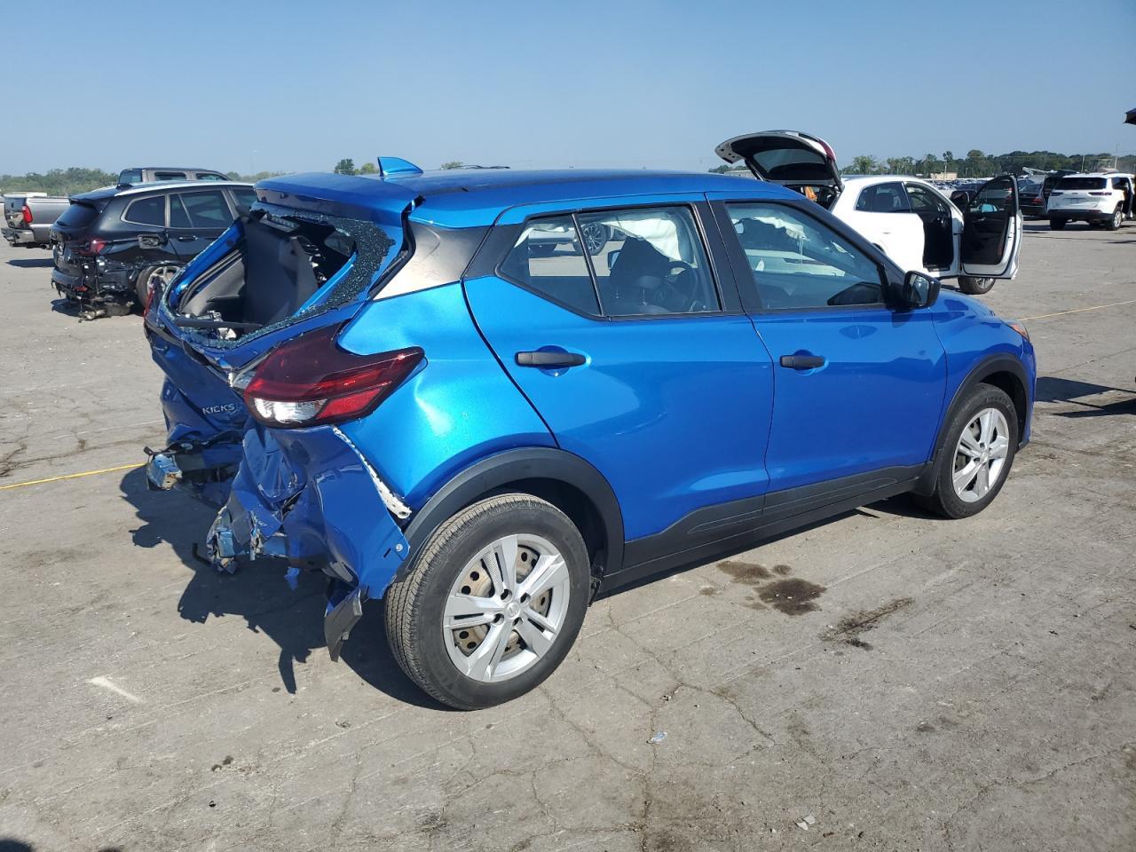 2023 NISSAN KICKS
