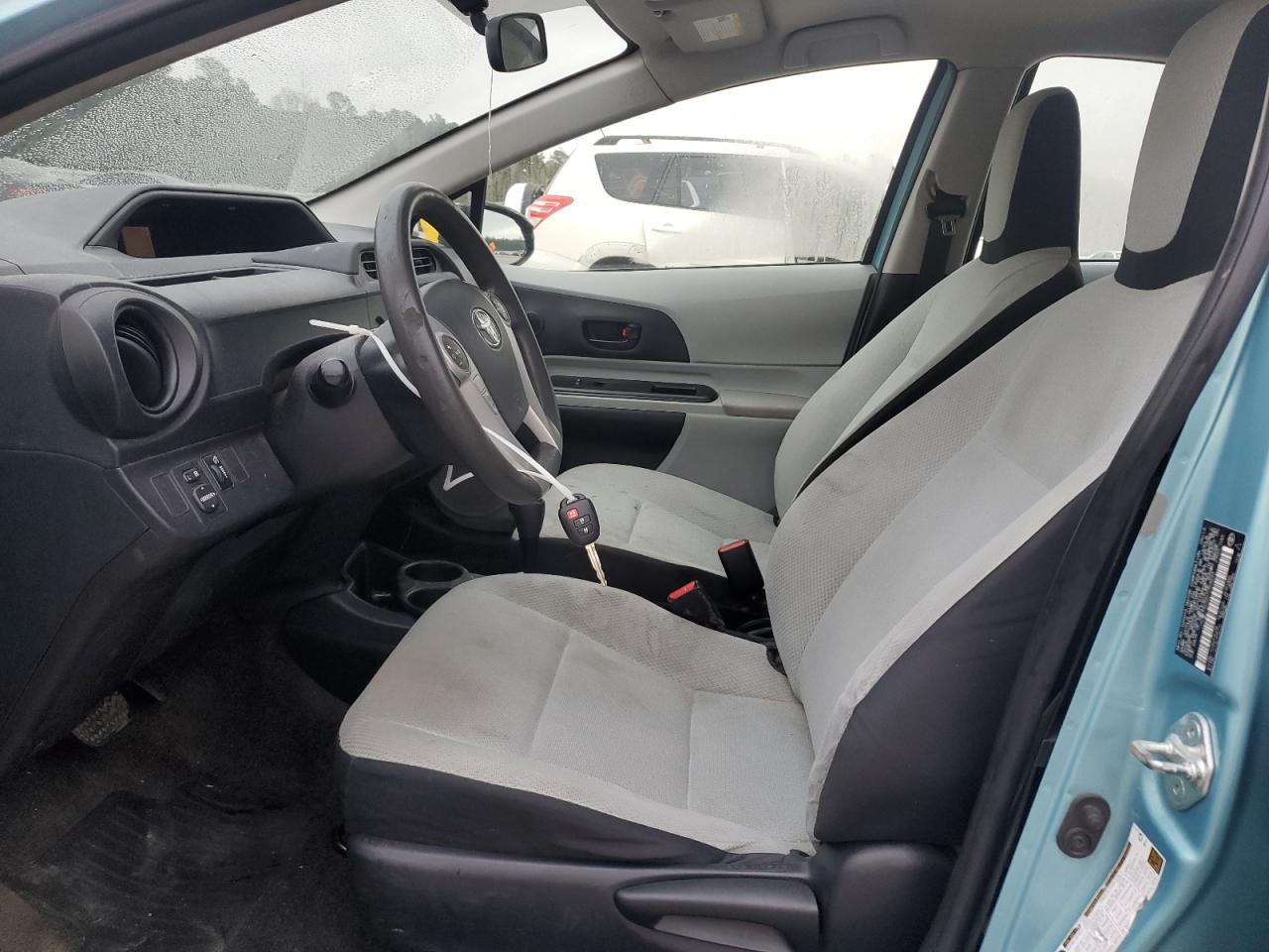 2013 TOYOTA Prius c