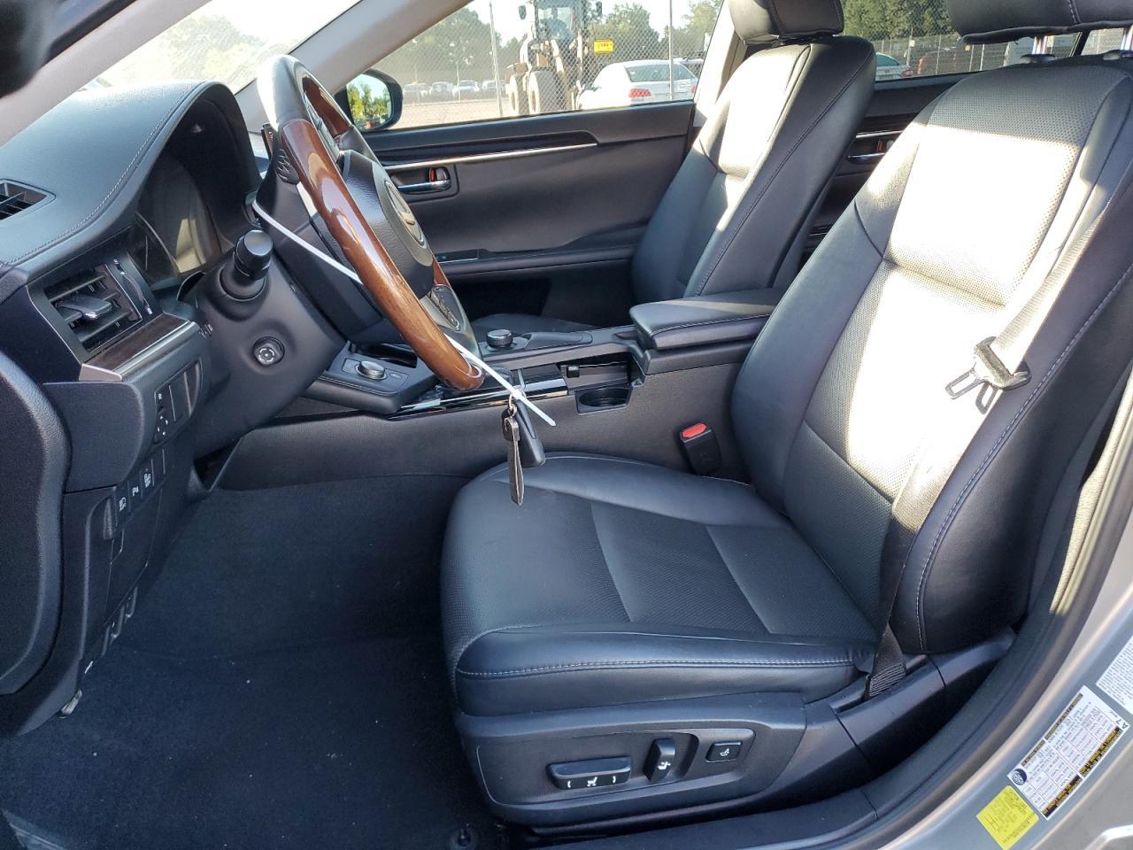 2018 LEXUS Es