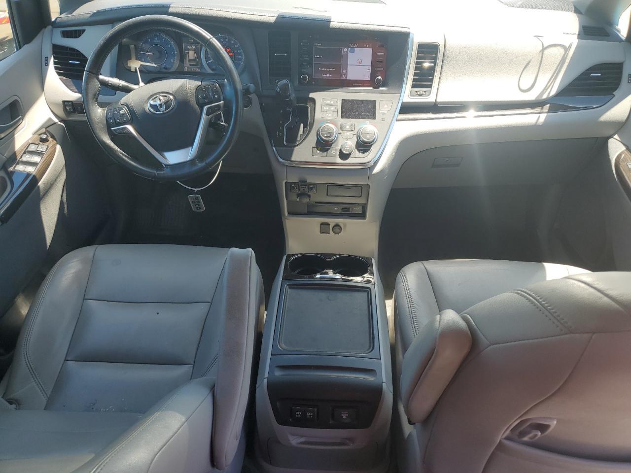 2018 TOYOTA SIENNA