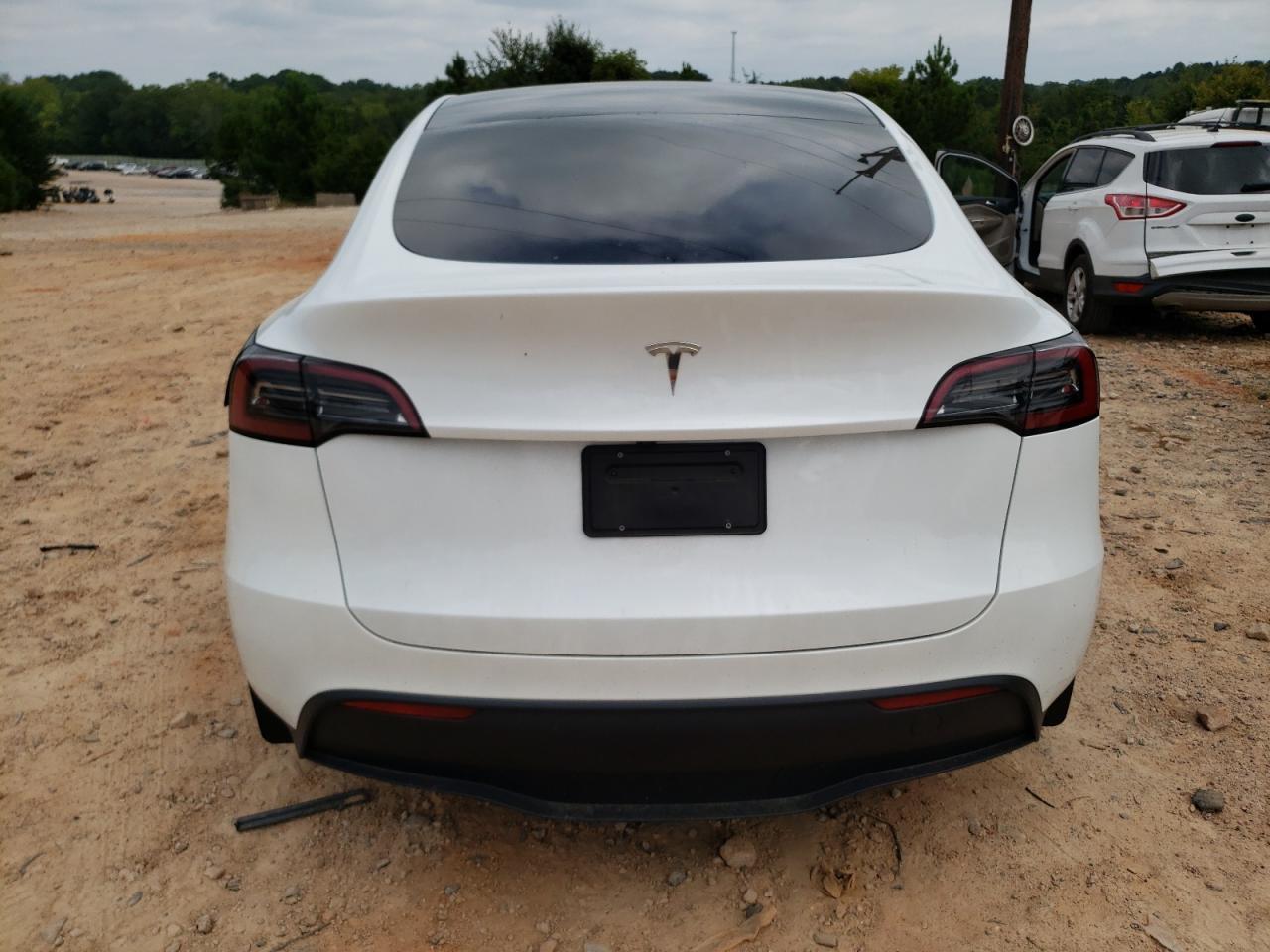 2025 TESLA MODEL Y