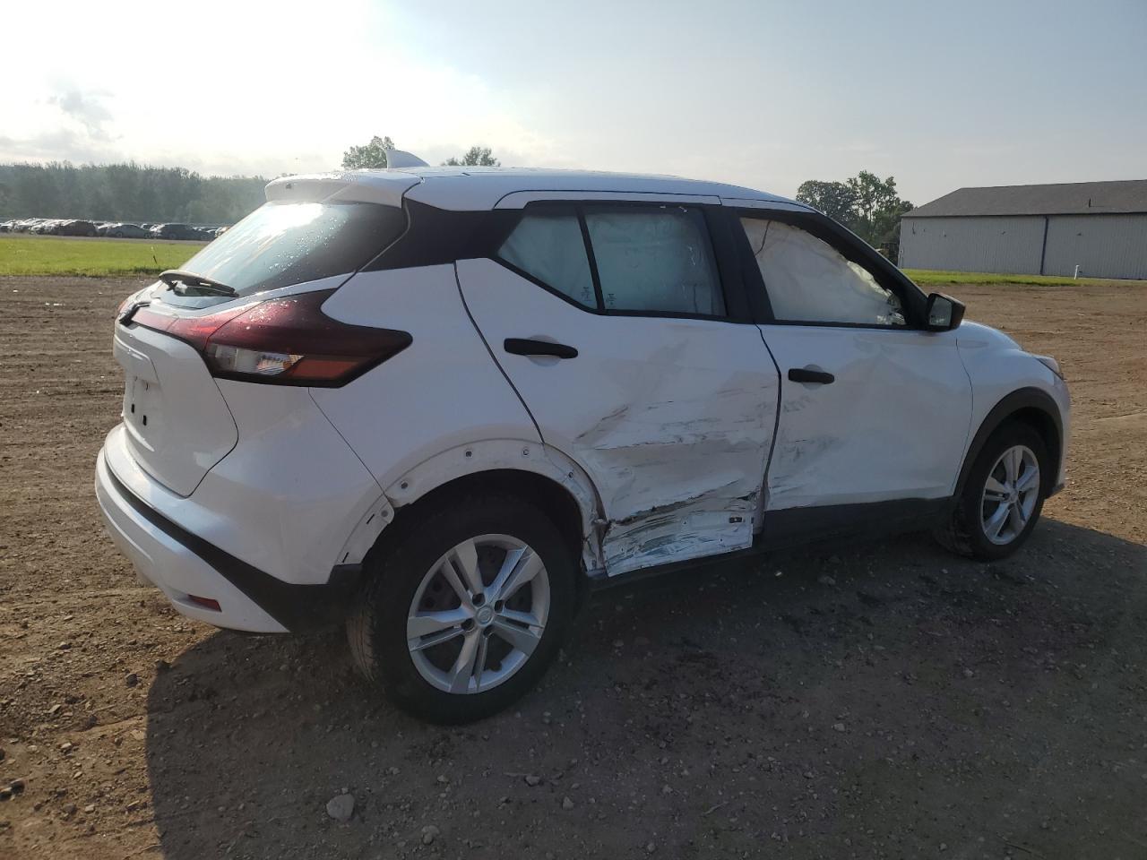 2023 NISSAN KICKS