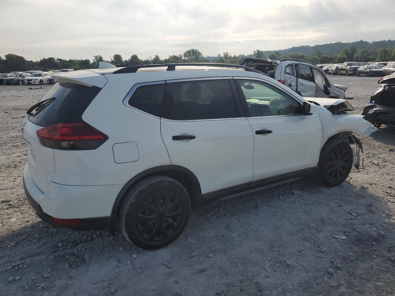 2017 NISSAN ROGUE