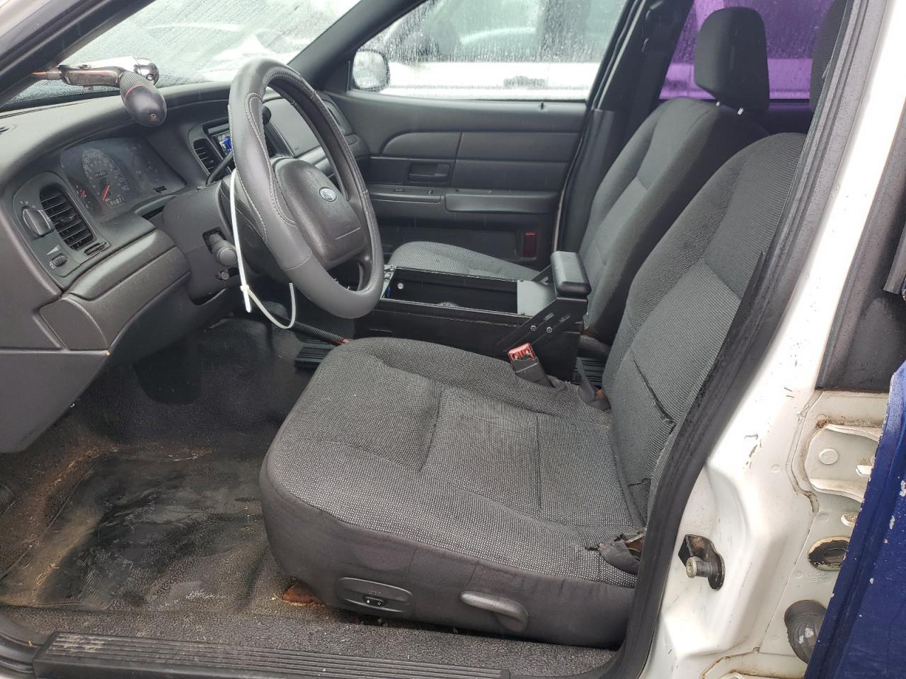 2004 FORD Crown Victoria