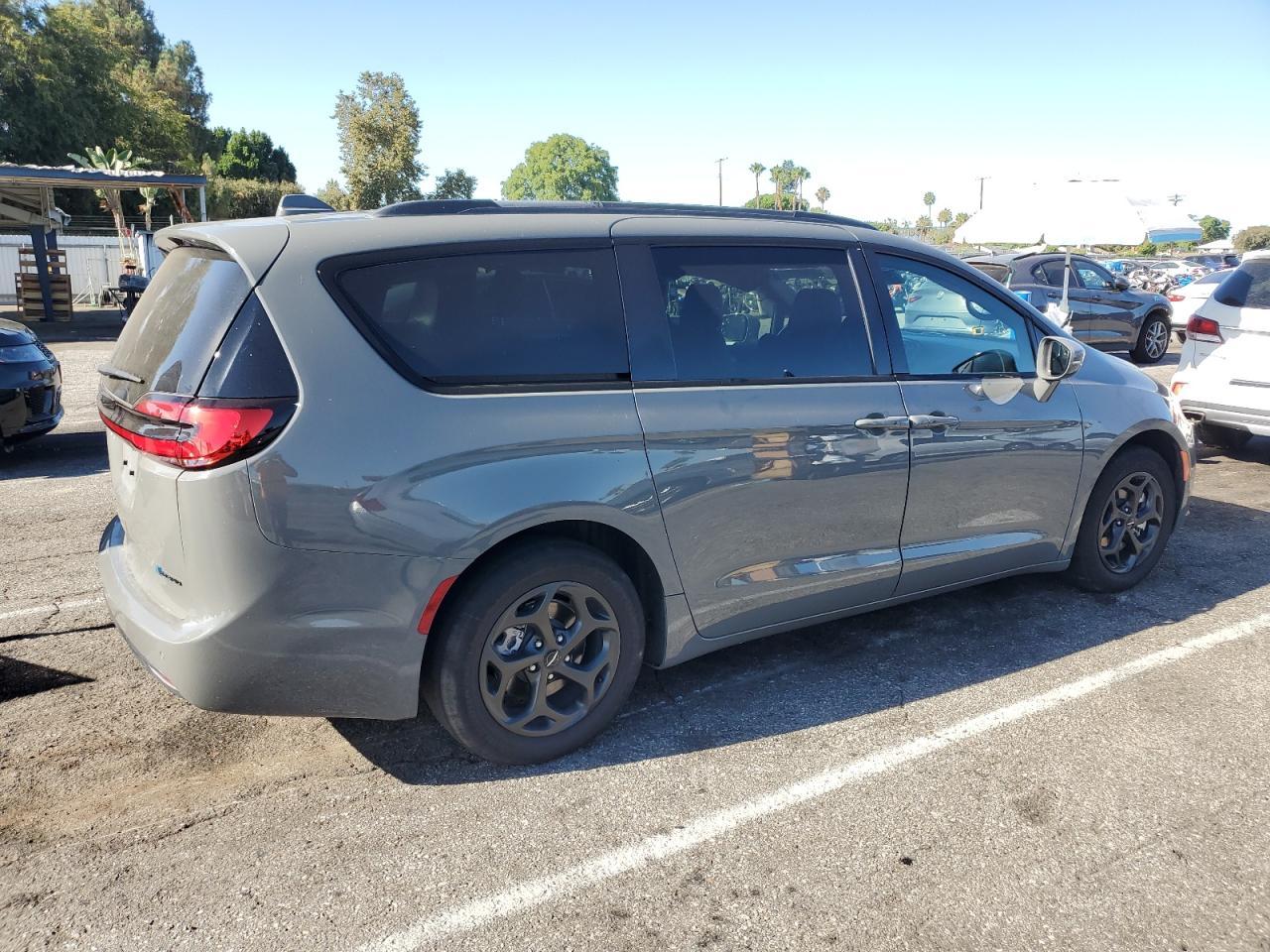 2021 CHRYSLER Pacifica