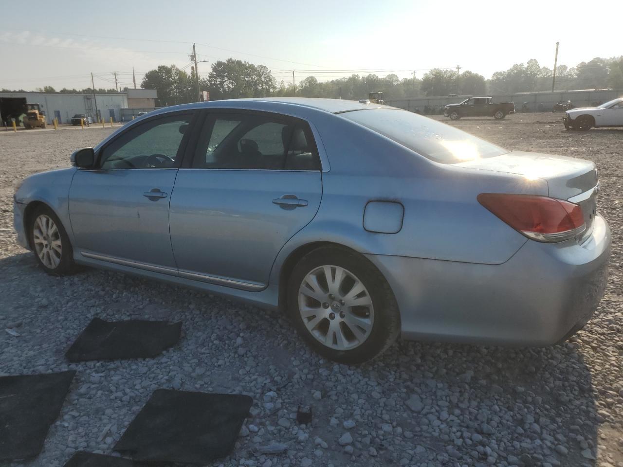 2011 TOYOTA Avalon