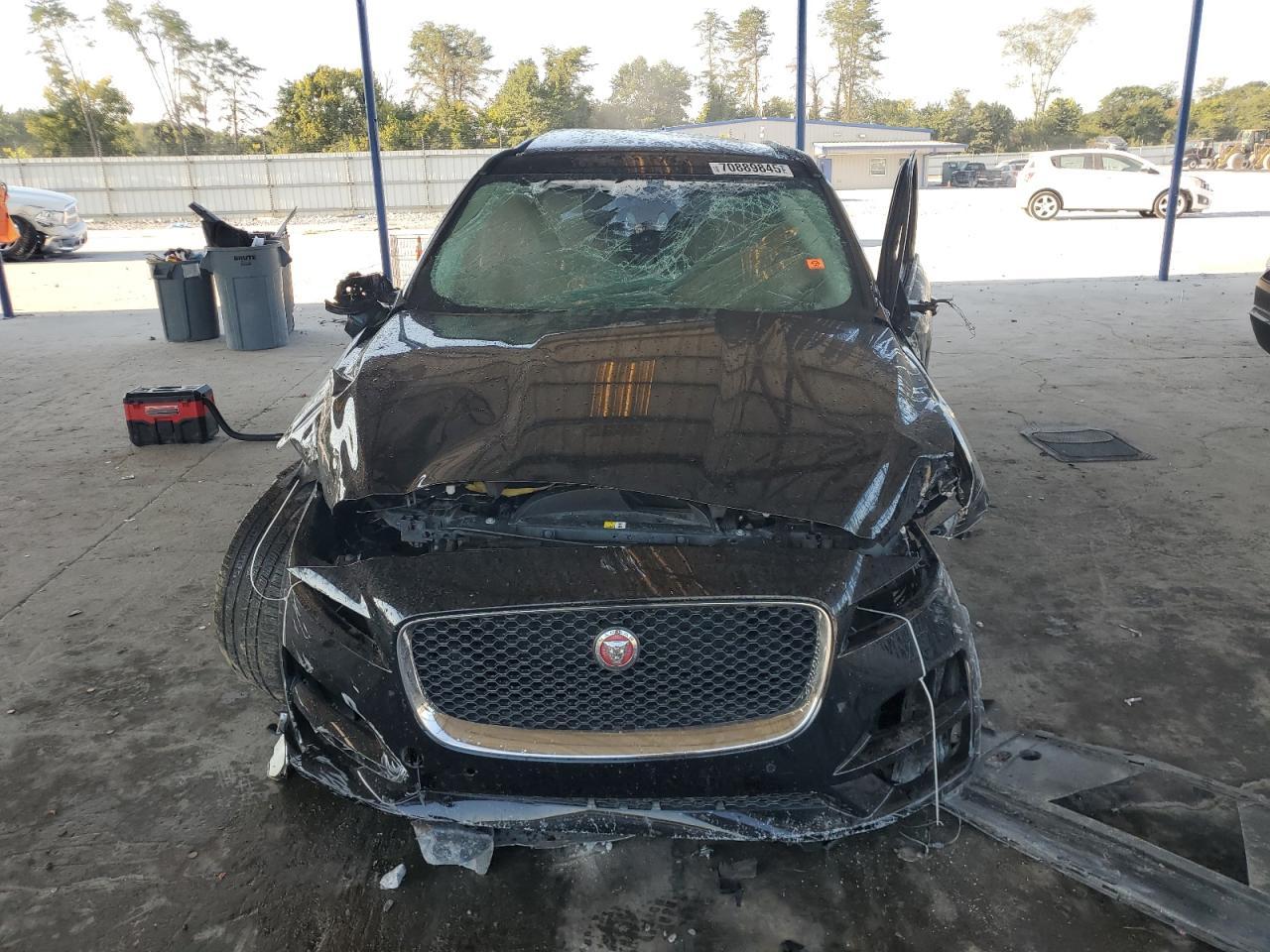 2018 JAGUAR F-Pace
