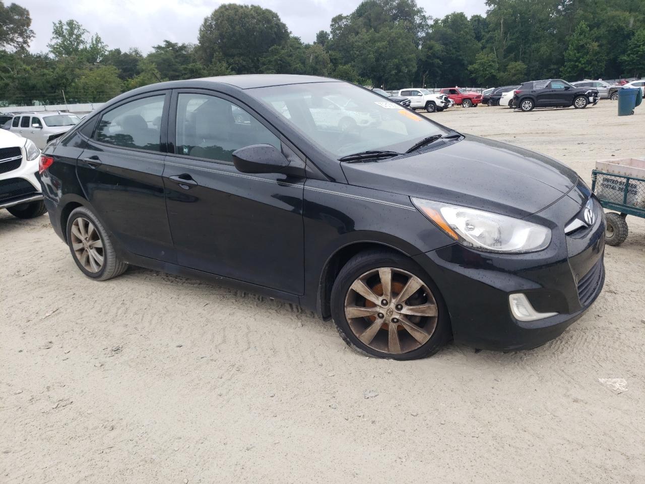 2013 HYUNDAI ACCENT