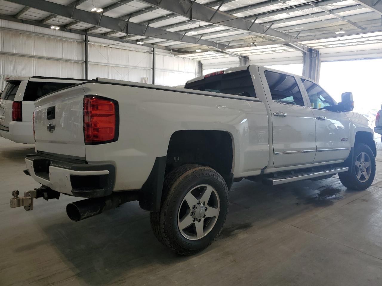 2018 CHEVROLET Silverado