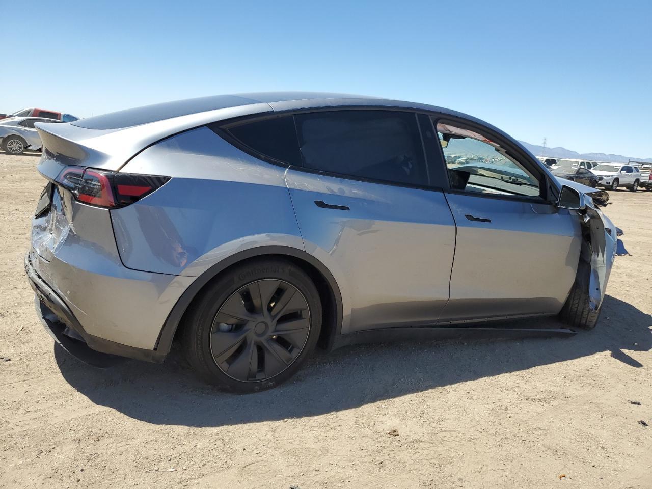 2025 TESLA MODEL Y