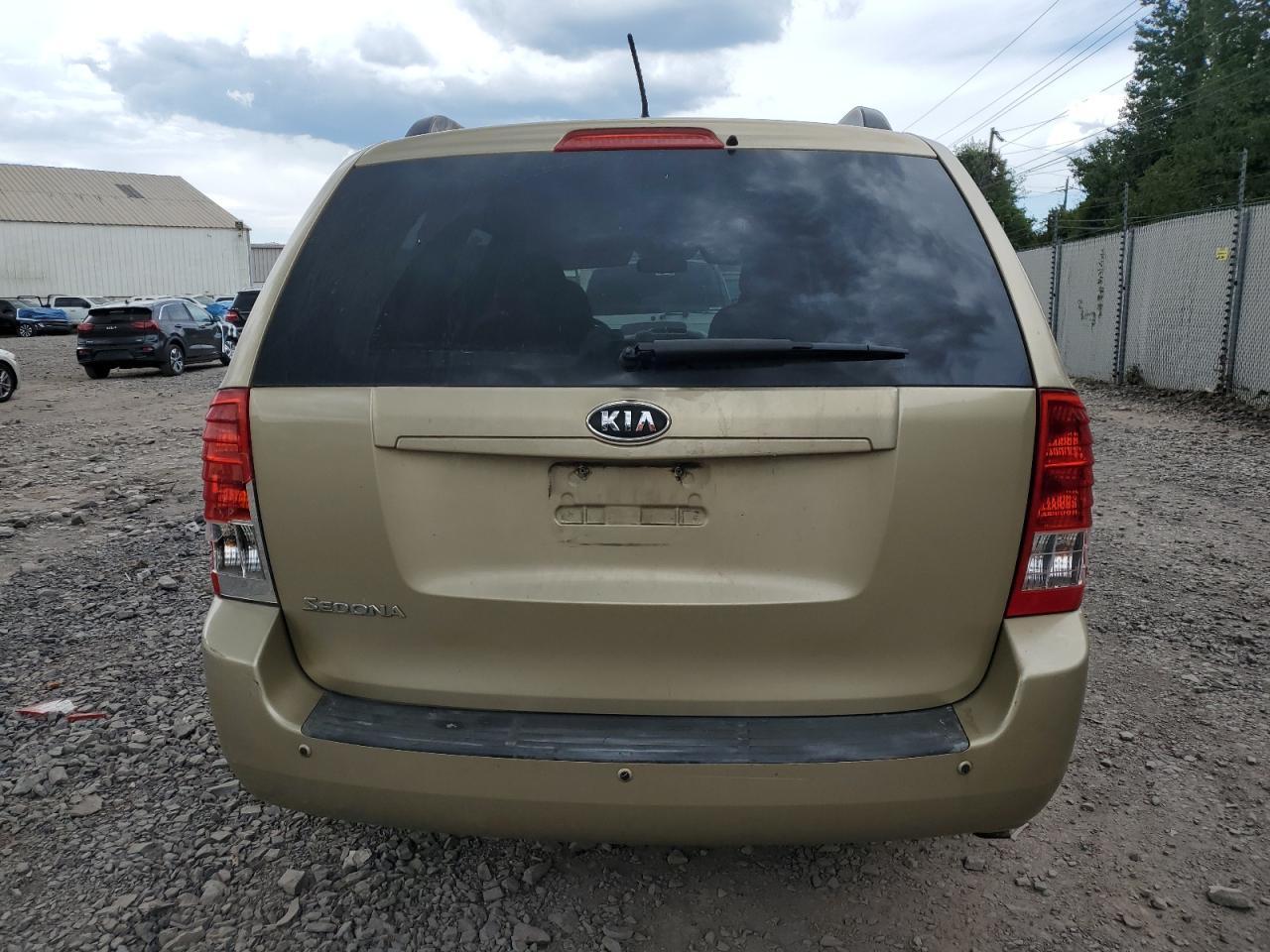 2011 KIA SEDONA