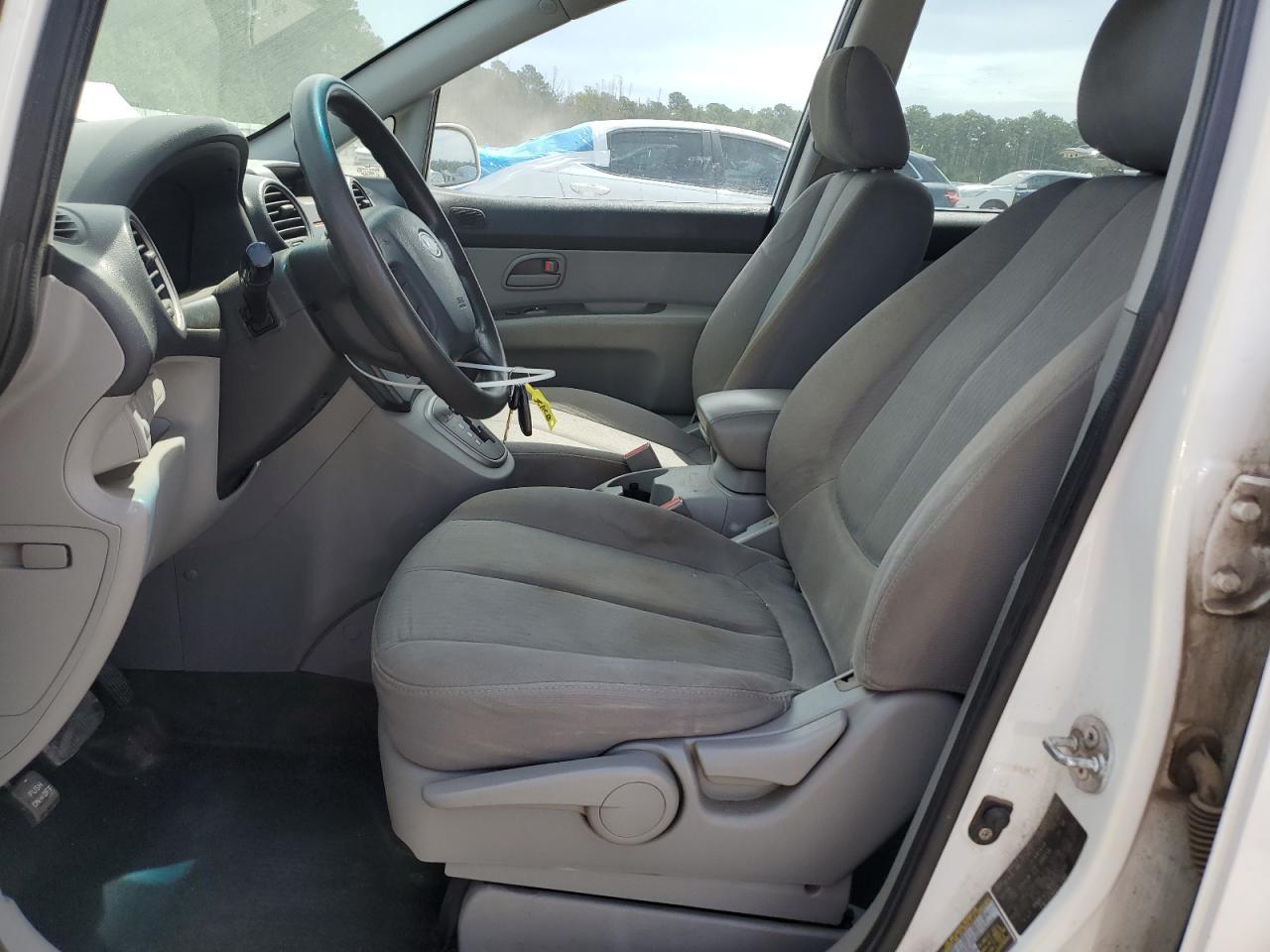 2009 KIA RONDO