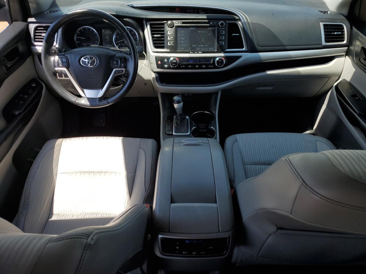 2017 TOYOTA HIGHLANDER
