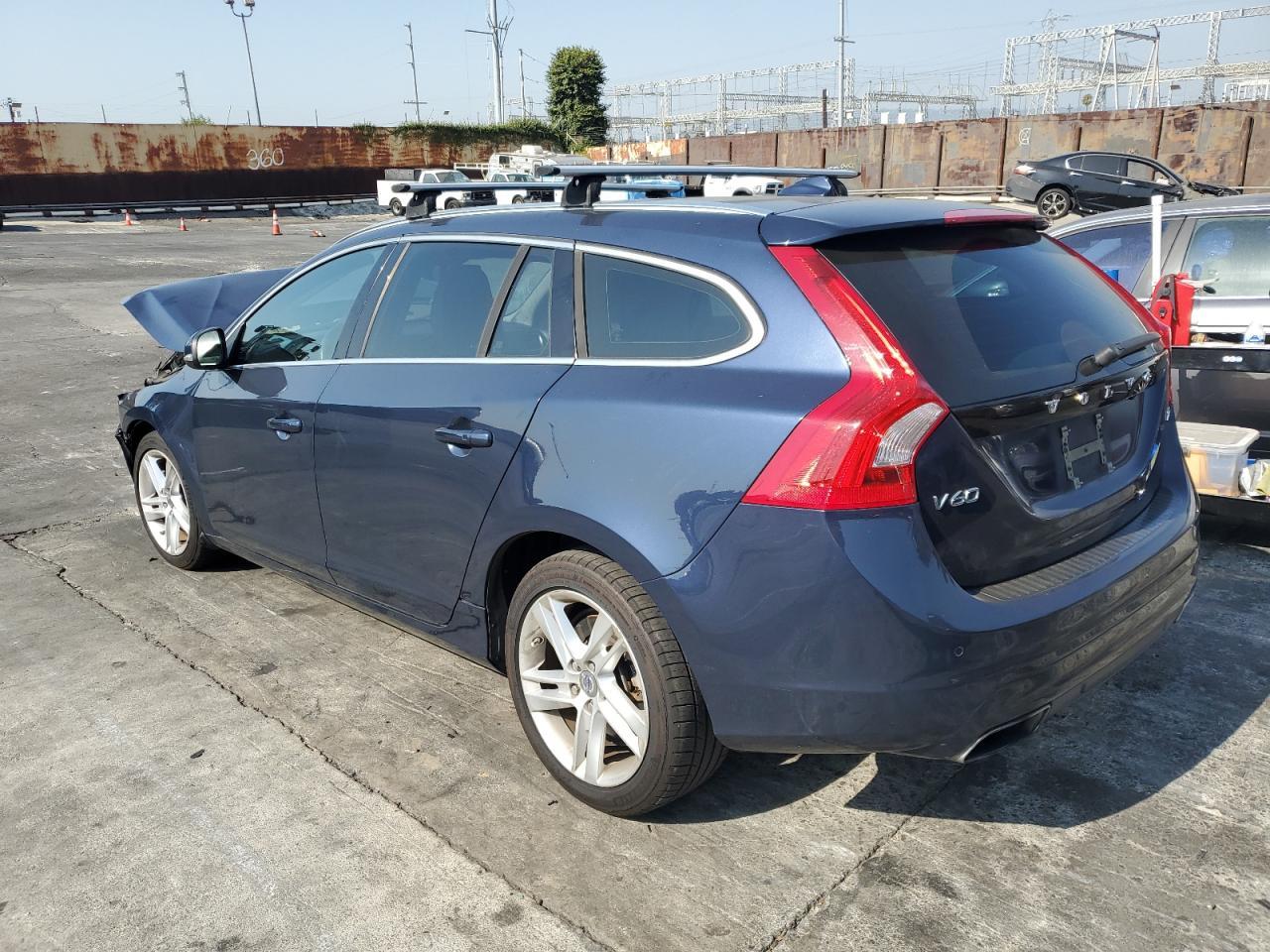 2015 VOLVO V60