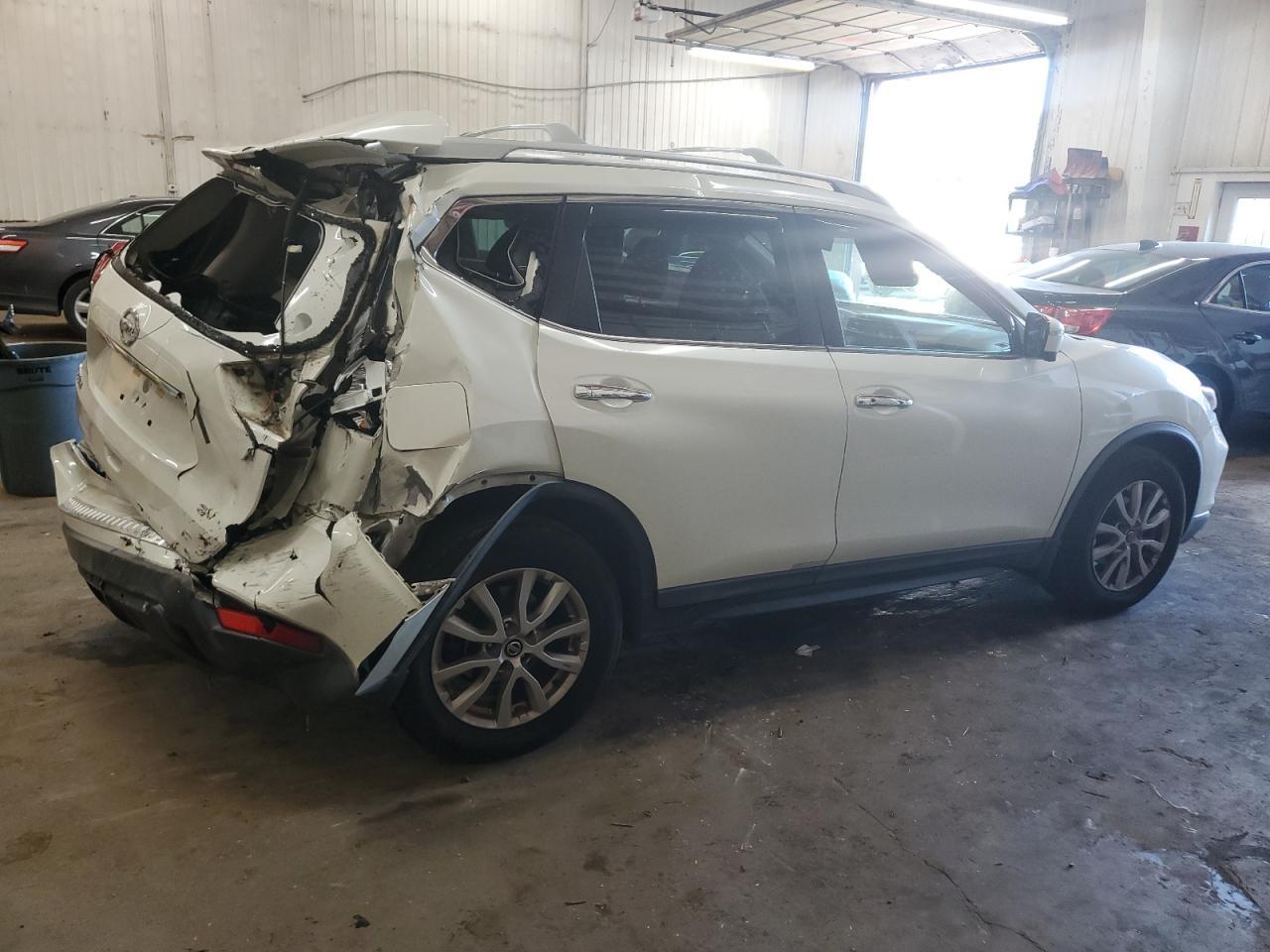 2017 NISSAN ROGUE