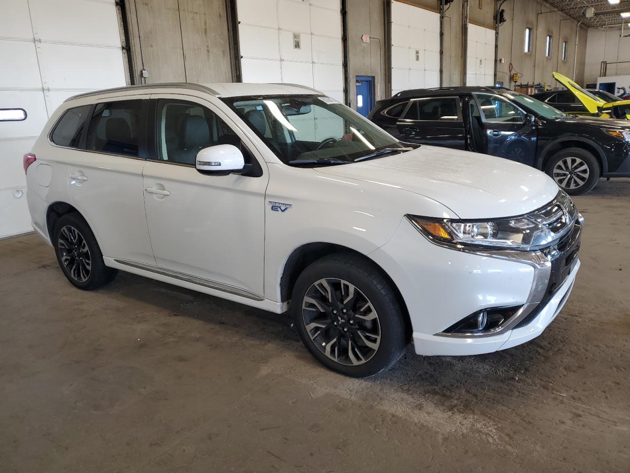 2018 MITSUBISHI outlander