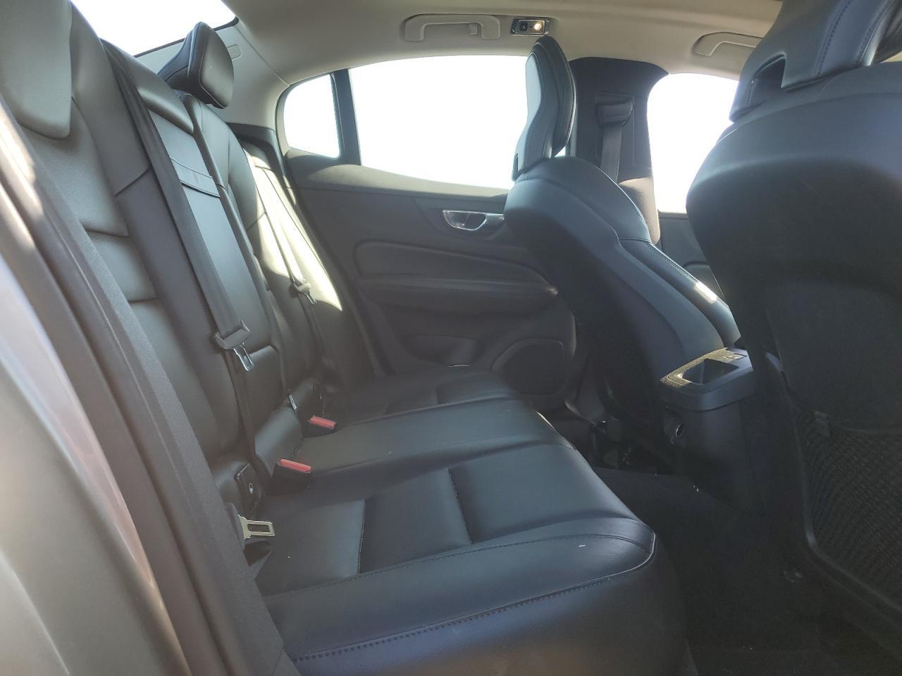 2019 VOLVO S60
