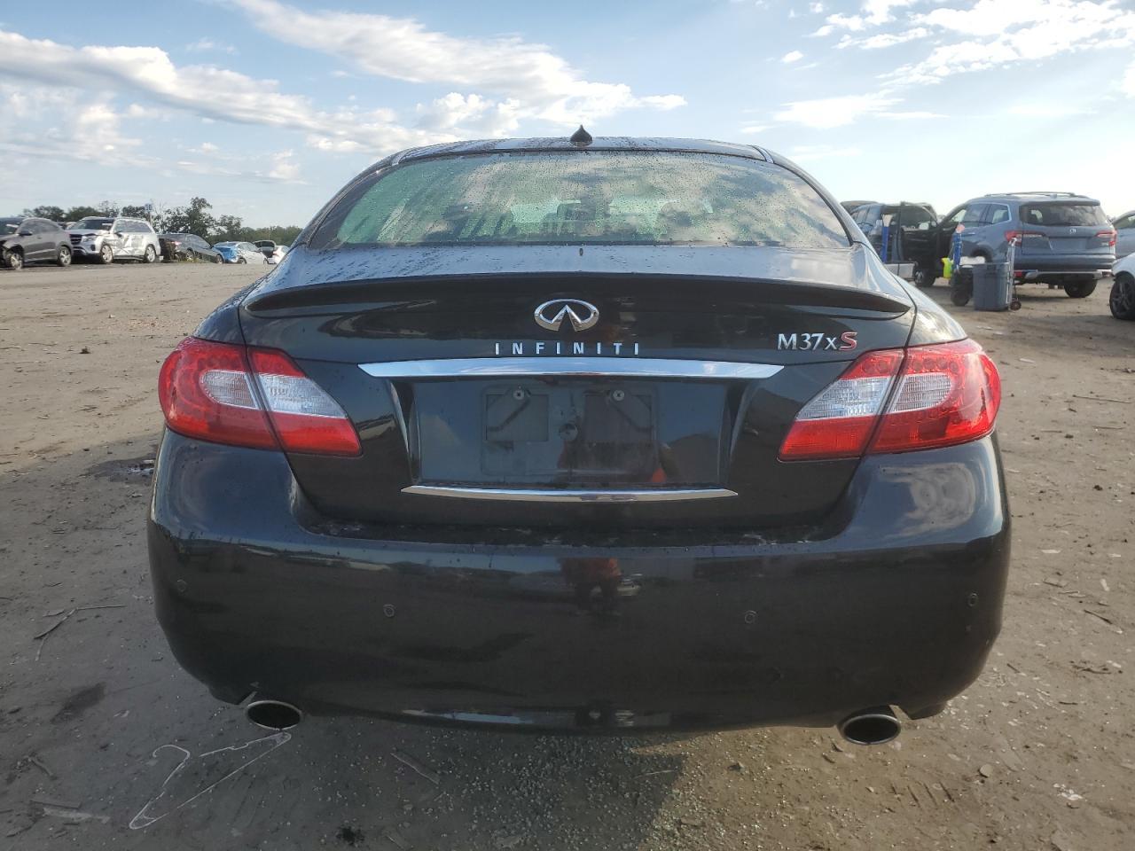 2013 INFINITI M37