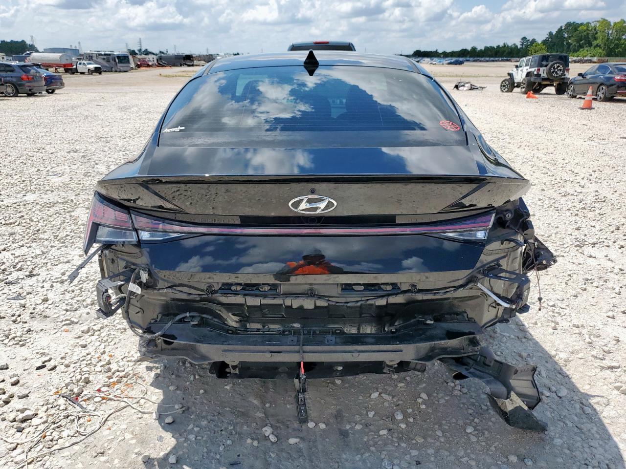 2022 HYUNDAI ELANTRA