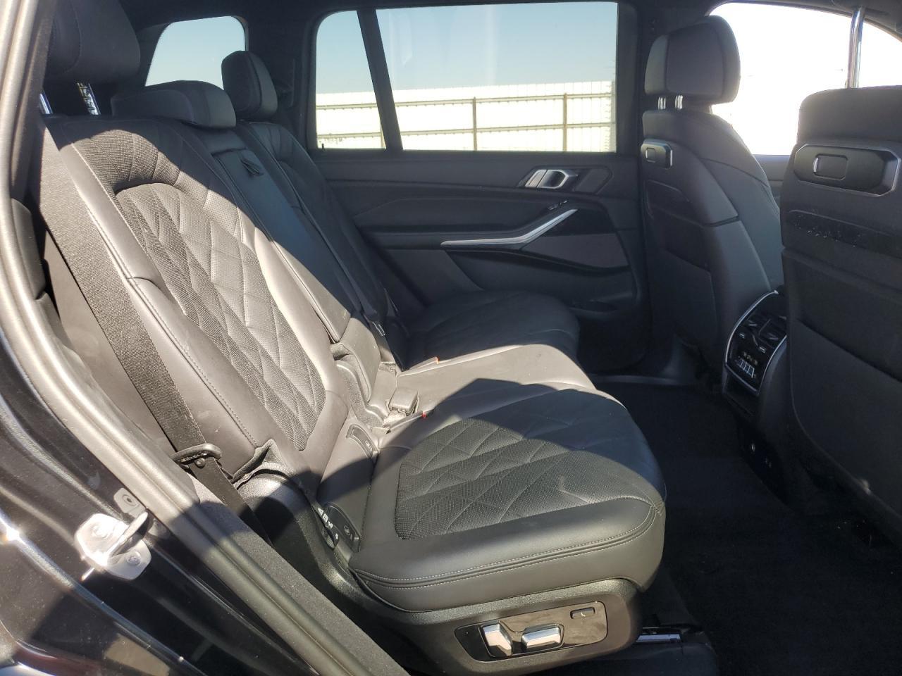 2025 BMW X7