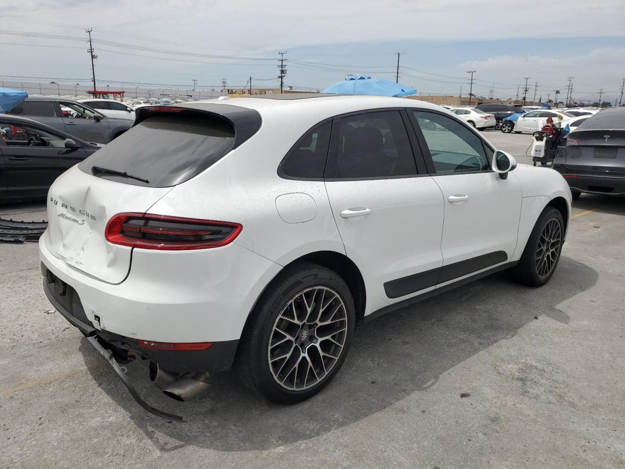 2017 PORSCHE Macan