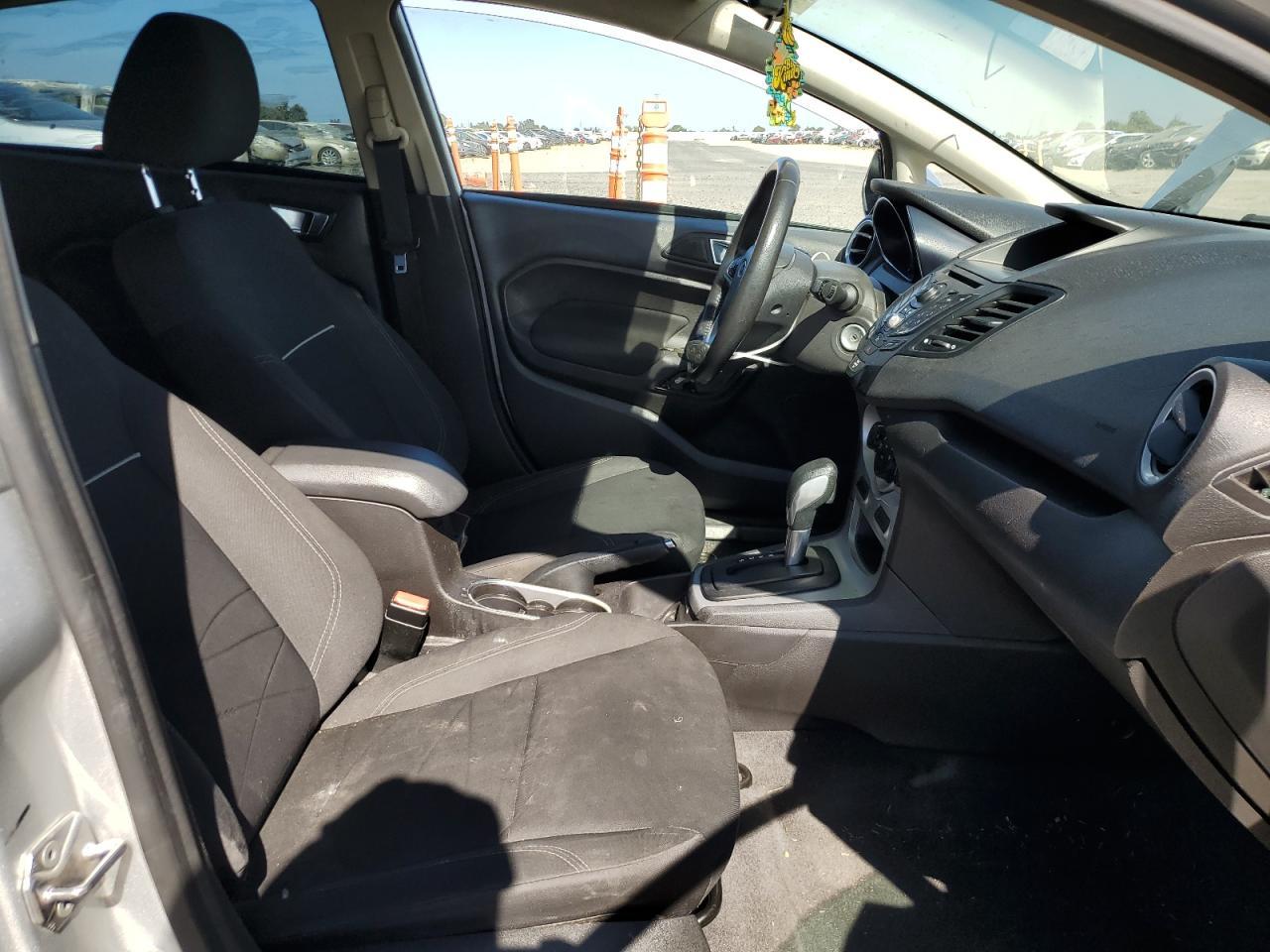 2014 FORD Fiesta